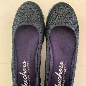 Skechers size 10 black sneakers
